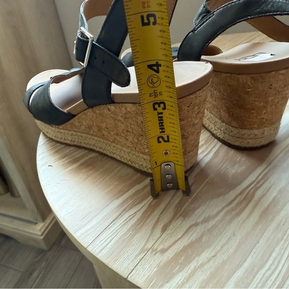 UGG|Cloverdale Espadrille Wedge Sandal in black & tan •••Beachy & Boho Size 9 - Picture 15 of 16